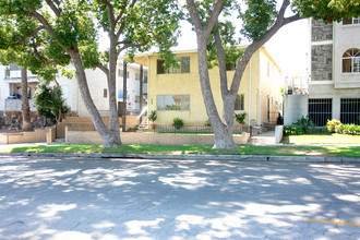 569 E Orange Grove Ave in Burbank, CA - Building Photo - Building Photo