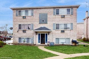 10408 Michael Todd Terrace in Glenview, IL - Building Photo
