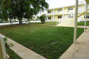 5400 Hollywood Blvd, Unit 14 in Hollywood, FL - Building Photo