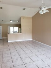23 Pine Hill Ln in Palm Coast, FL - Building Photo - Building Photo