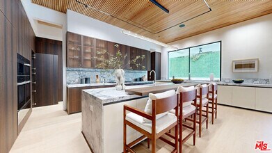 12227 Tweed Ln in Los Angeles, CA - Building Photo - Building Photo