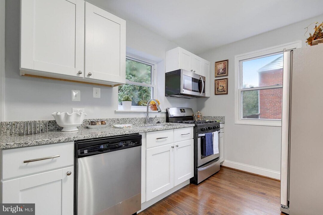 5504 63rd Ave in Riverdale, MD - Building Photo