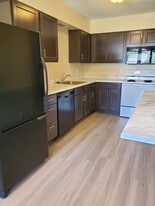 3025 Elaine Dr NW in Cedar Rapids, IA - Building Photo