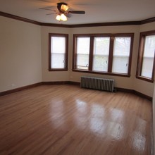 5253 W Deming Pl in Chicago, IL - Building Photo - Interior Photo