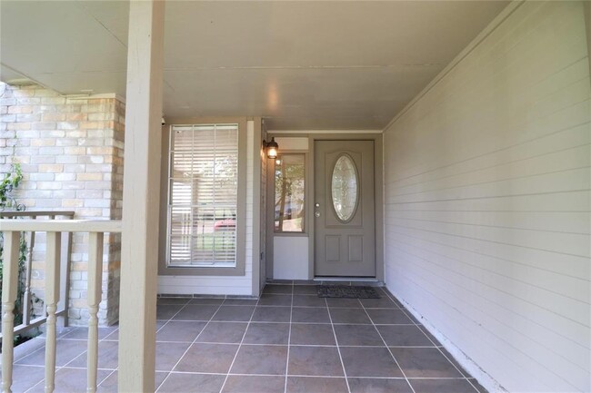 16034 Barbarossa Dr in Houston, TX - Building Photo - Building Photo