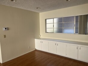 312 E Stocker St, Unit Detached 2 Bedroom in Glendale, CA - Foto de edificio - Building Photo