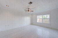 305 E 41st St photo'