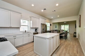 22 Wood Drake Place in Tomball, TX - Building Photo - Building Photo