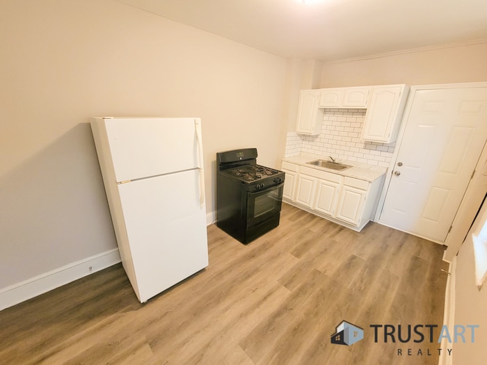 4839 Merion Ave Photo
