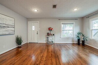501 W 17th St in Houston, TX - Building Photo - Building Photo