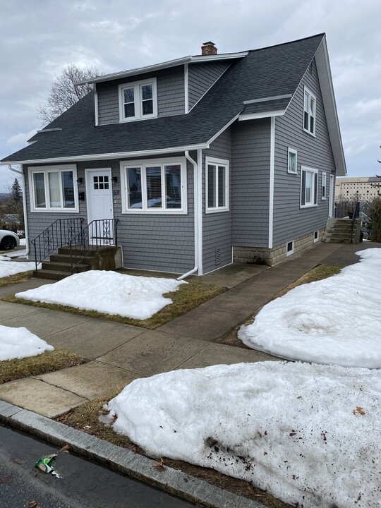 69 Dustin St in Worcester, MA - Building Photo