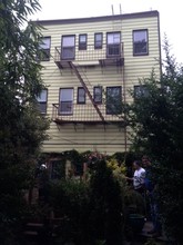 543 47th Ave in Long Island City, NY - Foto de edificio - Other