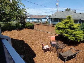 319 W 6th St in Port Angeles, WA - Building Photo - Building Photo
