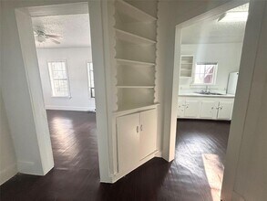 3312 Oak Springs Dr in Austin, TX - Building Photo - Building Photo