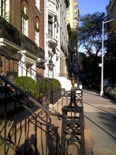 18 E 69th St in New York, NY - Building Photo - Building Photo