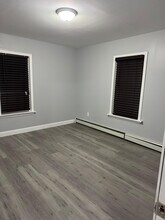 160 Plymouth St, Unit 1B in Fitchburg, MA - Building Photo - Building Photo