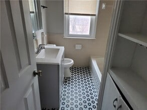 2983 E Moreland Dr in Columbus, OH - Building Photo - Building Photo