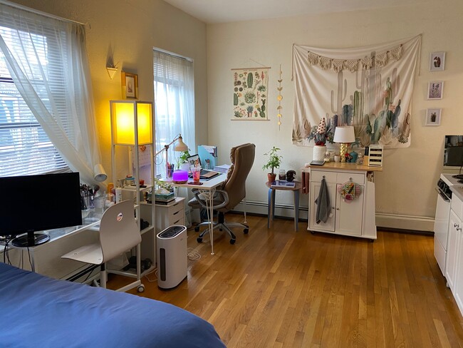 43 Irving St, Unit 8