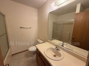 1189 W Hall St in Ozark, MO - Building Photo - Building Photo