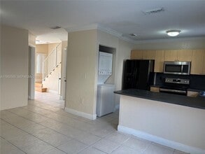 8771 NW 106th Ln in Hialeah, FL - Building Photo - Building Photo