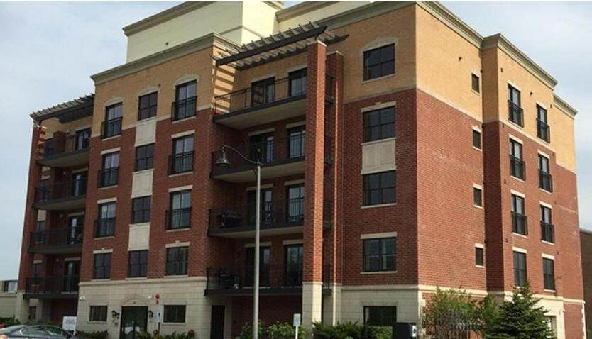 10765 Clock Tower Dr, Unit 302 in Countryside, IL - Building Photo