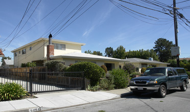 1459 Gordon St in Redwood City, CA - Building Photo - Building Photo