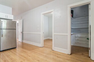 2339 N Springfield Ave in Chicago, IL - Building Photo - Building Photo