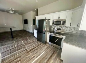 5593 Briarcliff Rd in Ft. Myers, FL - Foto de edificio - Building Photo