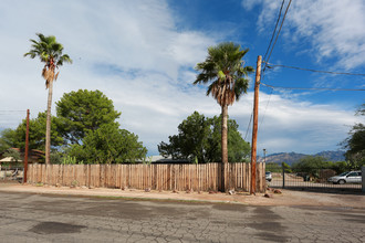 4311-4313 E Fairmount St in Tucson, AZ - Foto de edificio - Building Photo