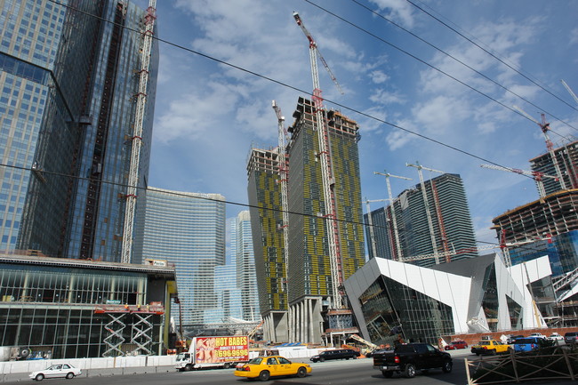 Veer Towers West in Las Vegas, NV - Foto de edificio - Building Photo