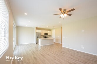 10615 Akron St in Commerce City, CO - Building Photo - Building Photo