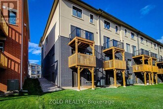 1364 Kaniv St in Oakville, ON - Building Photo - Building Photo