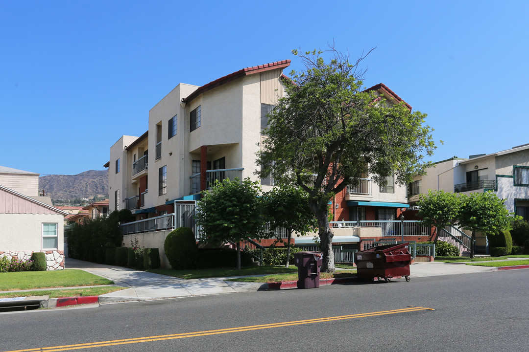 331 W Stocker St in Glendale, CA - Foto de edificio