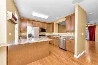 3345 Kentshire Cir in Aurora, IL - Building Photo - Building Photo