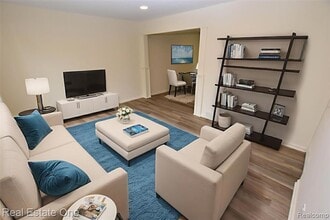 1350 Laurel Valley Dr in Waterford Township, MI - Foto de edificio - Building Photo