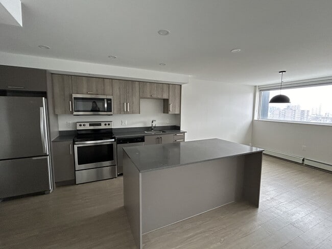 property at 5633-5633 Fenwick St