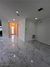 3669 Crimson Ln in Ft. Myers, FL - Foto de edificio - Building Photo
