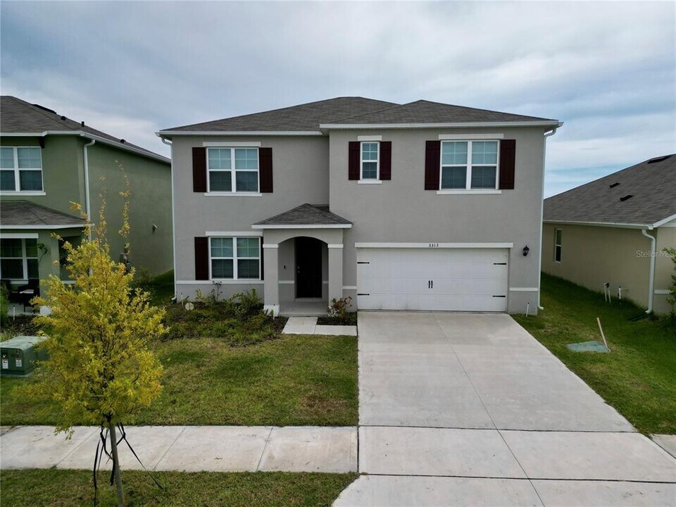 3313 Mystic Pond Lp in Lakeland, FL - Building Photo