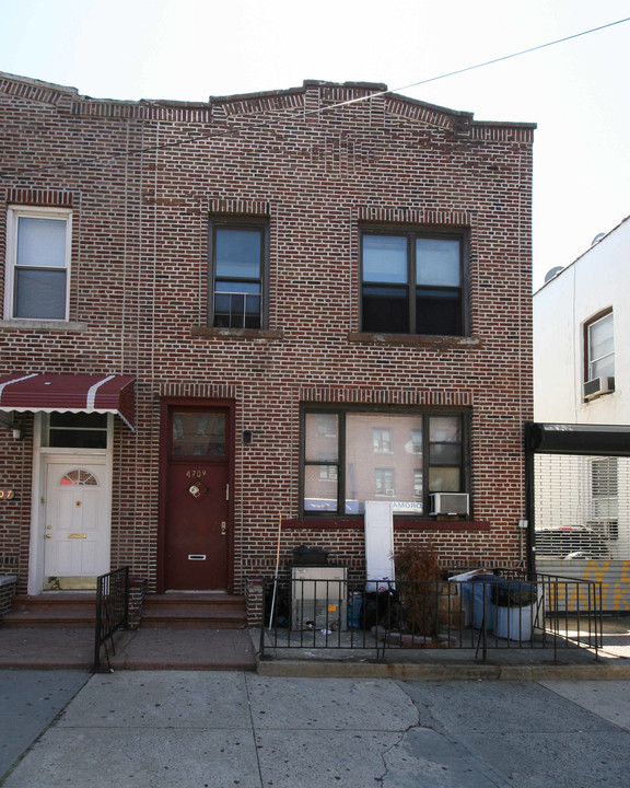 4709 7th Ave in Brooklyn, NY - Building Photo