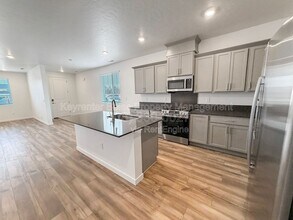 4100 W Cirrus Ln in Eagle, ID - Building Photo - Building Photo