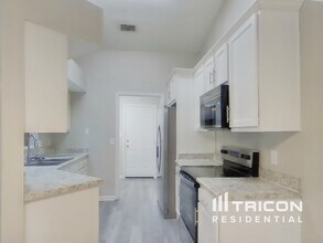 2425 Justin Rd E in Jacksonville, FL - Building Photo - Building Photo