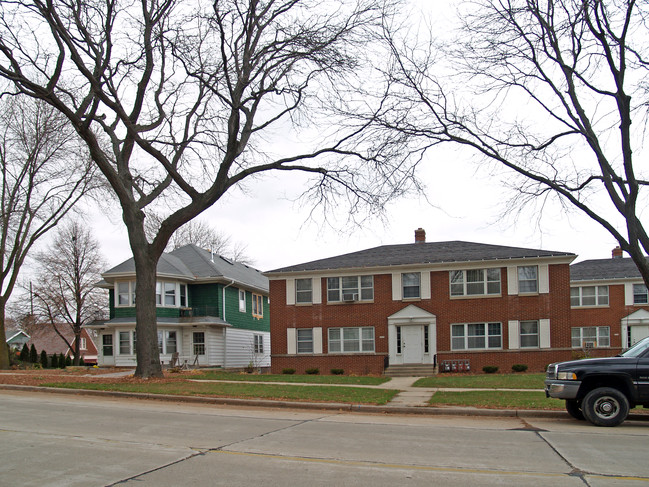 Bayview in Milwaukee, WI - Foto de edificio - Building Photo