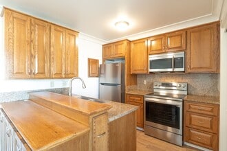 728 W Hemlock St in Port Hueneme, CA - Building Photo - Building Photo