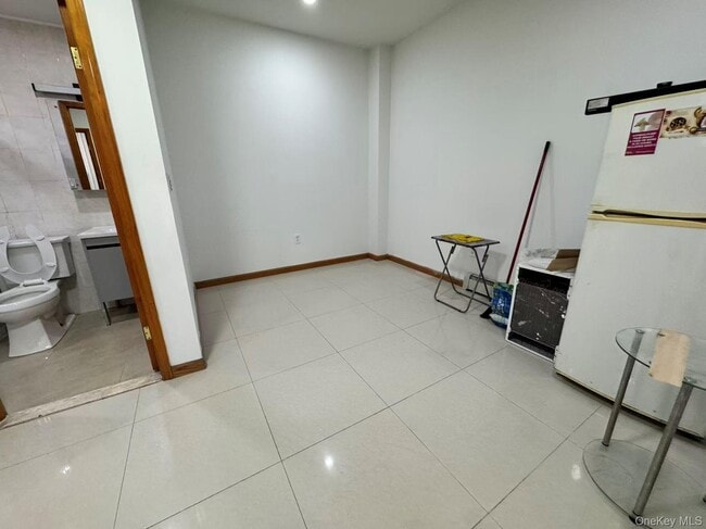 property at 3799 E Tremont Ave