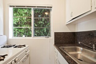 10908 SM Blvd, prime Westwood, near transit in Los Angeles, CA - Building Photo