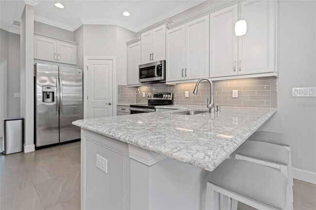 4111 Rocky Shores Dr in Tampa, FL - Building Photo - Building Photo