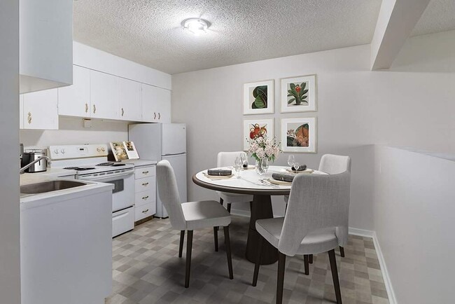 Forster Lodge in Regina, SK - Building Photo - Building Photo