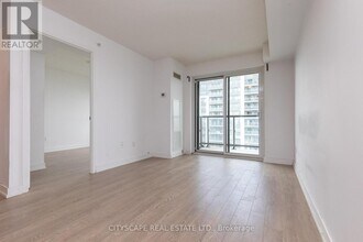 1410-1410 Dupont St in Toronto, ON - Building Photo - Building Photo