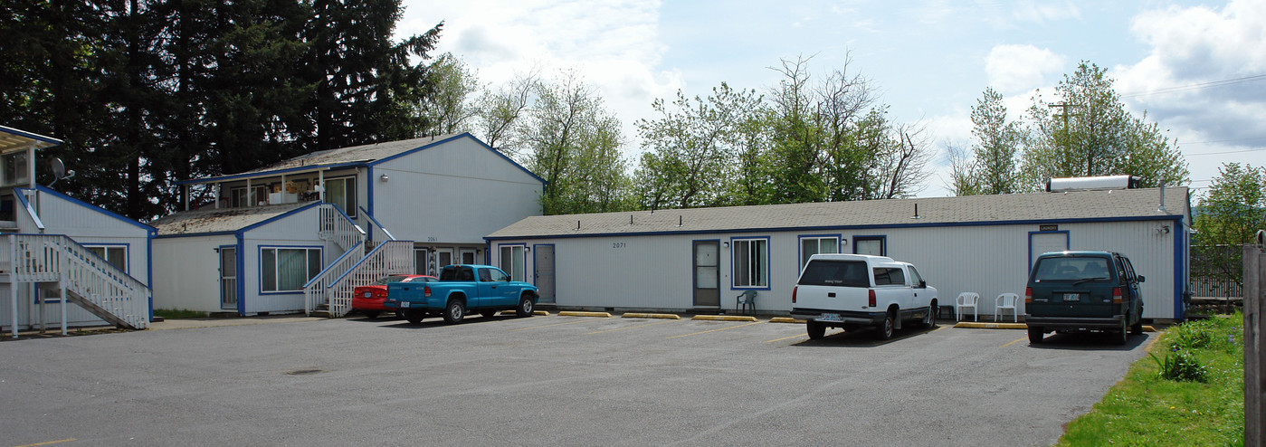 2051-2071 S 2nd St in Lebanon, OR - Building Photo