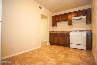 2866 Grant Ave in El Paso, TX - Building Photo - Building Photo